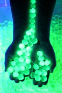 Arty Crafty Kids - Sensory - Glow in the Dark Water Beads - Learn Play Imagine