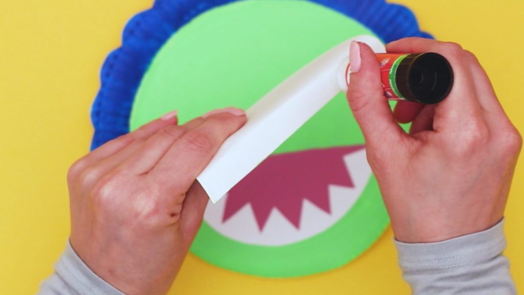 Learn how to make a paper plate dinosaur with our paper plate triceratops tutorial. A fun and easy dinosaur craft that will inspire creativity.