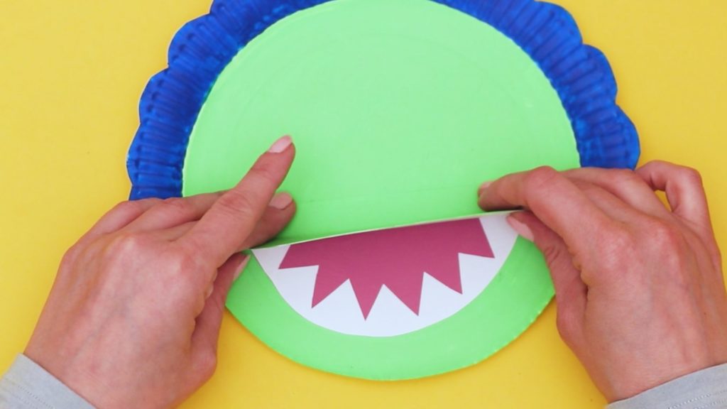 Learn how to make a paper plate dinosaur with our paper plate triceratops tutorial. A fun and easy dinosaur craft that will inspire creativity.