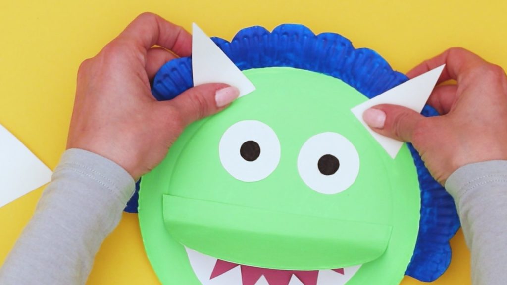 Learn how to make a paper plate dinosaur with our paper plate triceratops tutorial. A fun and easy dinosaur craft that will inspire creativity.