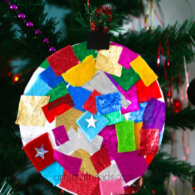 Arty Crafty Kids - Craft - Christmas Craft for Kids - Paper Plate Bauble