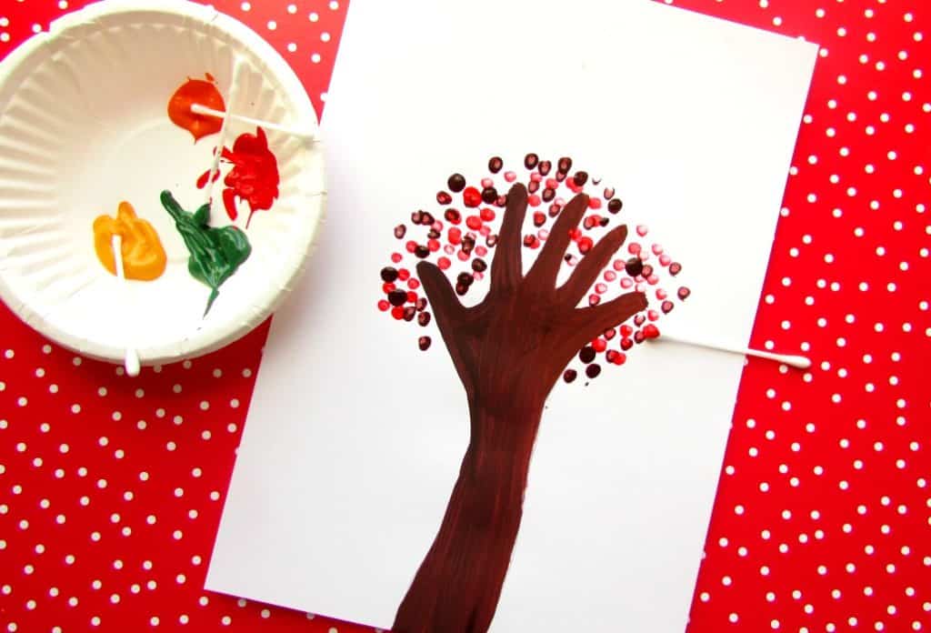 Kunstvolle Bastelideen für Kinder - Kunst - Kunstideen für Kinder - Herbstbaum mit Handabdruck