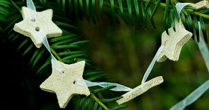 Arty Crafty Kids - Seasonal - 22 Simple Christmas Decorations