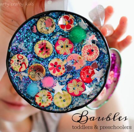 Arty Crafty Kids - Craft - Kids Christmas Craft - Jar Lid Baubles Easy Christmas Craft