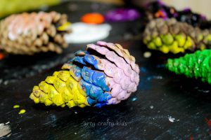 Arty Crafty Kids - Art - Easy Kids Art - Pinecone Painting Kids Nature Art