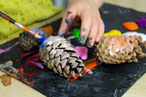 Arty Crafty Kids - Art - Easy Kids Art - Pinecone Painting Kids Nature Art
