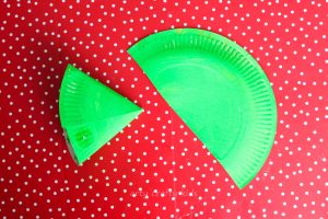 Cute, simple and perfect for toddlers and preschoolers! this simple 3d Paper Plate Christmas Tree craft is perfect for developing fine motor skills while getting into the festive spirit! An easy Christmas craft for preschool or group craft sessions.