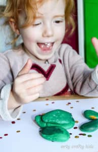 Arty Crafty Kids | Play | Fine Motor Pebble Stacking Christmas Tree | This pebble stacking fine motor Chrismas Tree activity is an awesome challenging game that encourages problem solving, hand eye-cordinaton and fine motor skills!