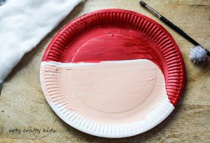 https://www.artycraftykids.com/wp-content/uploads/2016/12/Santa-paper-plate-new-4-300x204.jpg