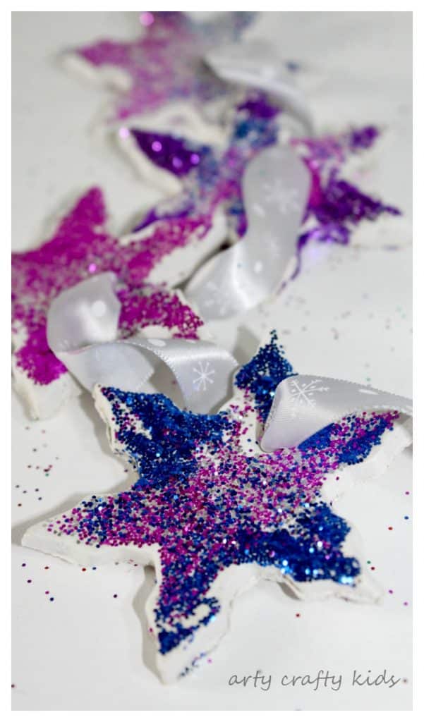 Arty Crafty Kids - Christmas - Glittery Clay Christmas Ornaments - These sweet Glittery Clay Christmas Ornaments is an easy Christmas Craft for kids to make and are perfect for adding a little sparkle to the Christmas Tree.
