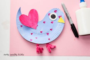 Arty Crafty Kids | Craft | Paper Plate Love Birds | Super cute paper plate Love Bird. An easy Valentine's craft for kids.