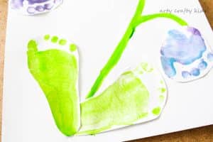 Arty Crafty Kids | Art | Bluebell Footprint Art | A cute Spring craft for kids, using little tooties and feet to make a gorgeous bluebell!