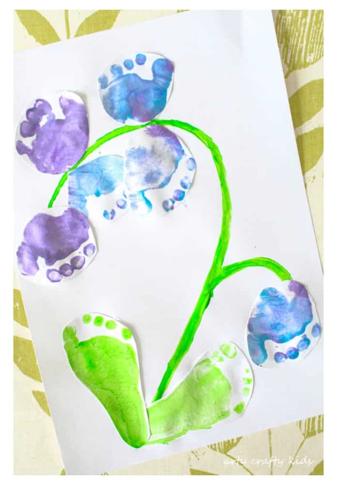 Arty Crafty Kids | Art | Bluebell Footprint Art | A cute Spring craft for kids, using little tooties and feet to make a gorgeous bluebell!