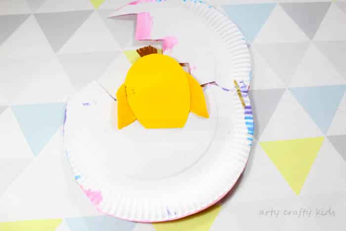 Arty Crafty Kids | Craft | Easter | Paper Plate Easter Egg Chick Surprise