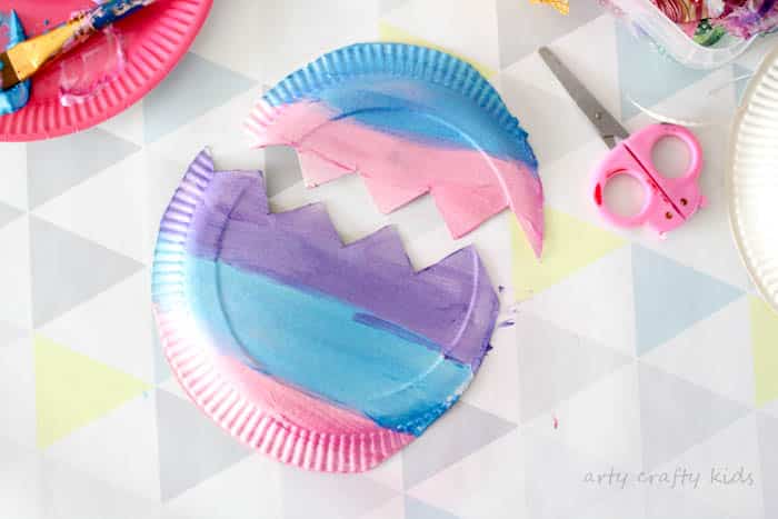 Arty Crafty Kids | Craft | Easter | Paper Plate Easter Egg Chick Surprise