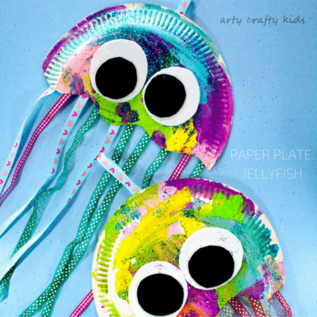 Arty Crafty Kids | Craft | Paper Plate Jellyfish Craft | Easy Jellyfish craft for kids - perfect for an under the sea theme at school or preschool!