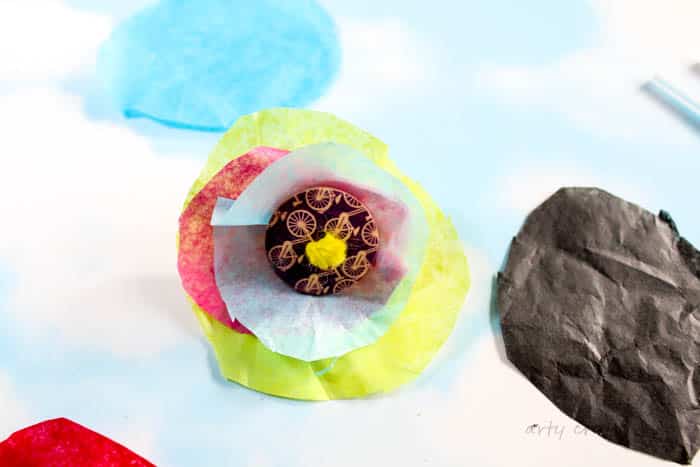Arty Crafty Kids | Craft | Spring Crafts for Kids | Craft | 3D Tissue Paper Flower | An easy Flower Craft for Kids