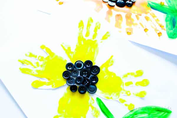 Arty Crafty Kids | Art | Easy Handprint Sunflower Craft | A super cute sunflower handprint craft for kids!