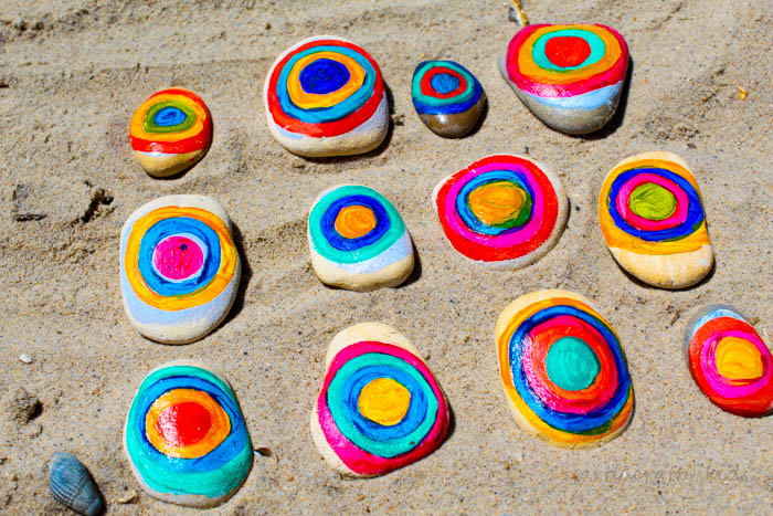 Arty Crafty Kids | Art | Kandinsky Inspired Rock Art | A fun interpretation of Kandinsky's famous conecentric circles. A great way for kids to learn about famous artists and create their own colouful nature art with rocks.