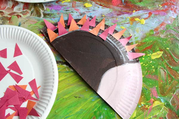 Arty Crafty Kids | Craft | Paper Plate Hedgehog Craft | Super cute Hedgehog craft for kids. Perfect for Autumn crafting and woodland animal topic at preschool. #animalcraft #kidscraft