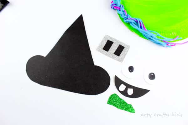 Arty Crafty Kids | Craft | Halloween Craft for kids | Paper Plate Witch