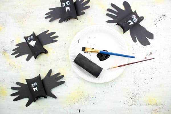 Arty Crafty Kids | Halloween | Easy Halloween Kids Crafts | Paper Tube Handprint Bat - A fun and easy Halloween Handprint crafts for preschoolers!