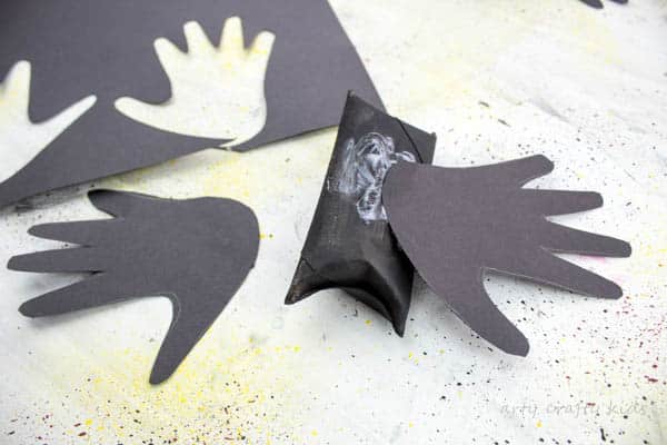 Arty Crafty Kids | Halloween | Easy Halloween Kids Crafts | Paper Tube Handprint Bat - A fun and easy Halloween Handprint crafts for preschoolers!