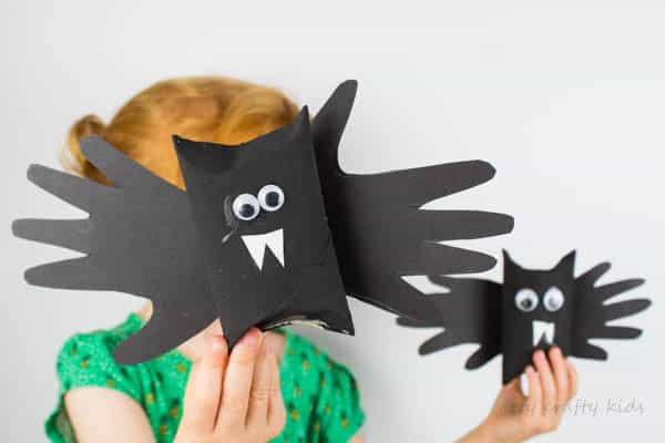 Arty Crafty Kids | Halloween | Easy Halloween Kids Crafts | Paper Tube Handprint Bat - A fun and easy Halloween Handprint crafts for preschoolers!