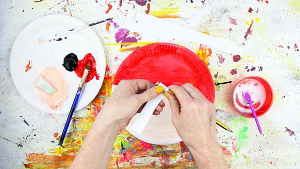 Arty Crafty Kids | Craft | Paper Plate Santa Claus | A super fun and easy Christmas paper plate Santa craft for kids.