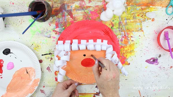 Arty Crafty Kids | Christmas | Paper Plate Mrs Claus Christmas Craft for Kids #christmascraft #Santacraft #Christmascraftsforkids