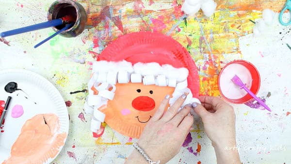 Arty Crafty Kids | Christmas | Paper Plate Mrs Claus Christmas Craft for Kids #christmascraft #Santacraft #Christmascraftsforkids