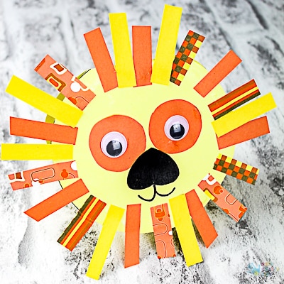 Arty Crafty Kids | Craft Ideas for Kids | Lion Fathers Day Card for Kids to make for their Dads, with a free template included.