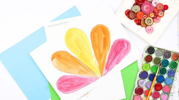 Arty Crafty Kids - Button Turkey Craft for Kids - A fun and simple Thanksgiving craft for kids with a free template included!