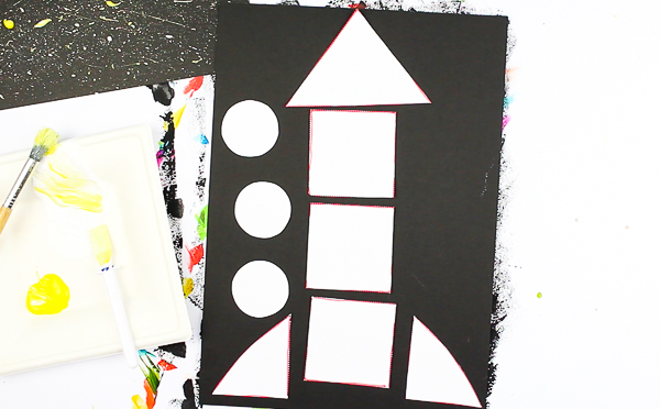 Arty Crafty Kids | Printable Rocket Ship for Kids - Children can trace, cut and stick the simple shapes to create a rocket ship. Great for fine motor skills and shape play #printable #kidscrafts #preschool #finemotor #shapes