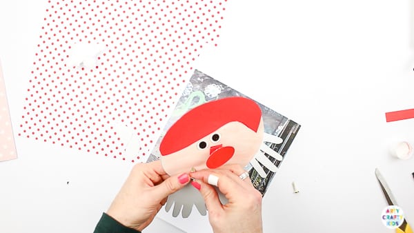 Arty Crafty Kids | Santa Handprint Craft - A printable Santa Christmas Card craft for kids! simply unfold the handprint beard to reveal your Arty Crafty Kid wishing loved ones a Merry Christmas #printable #christmascraft #kidscraft