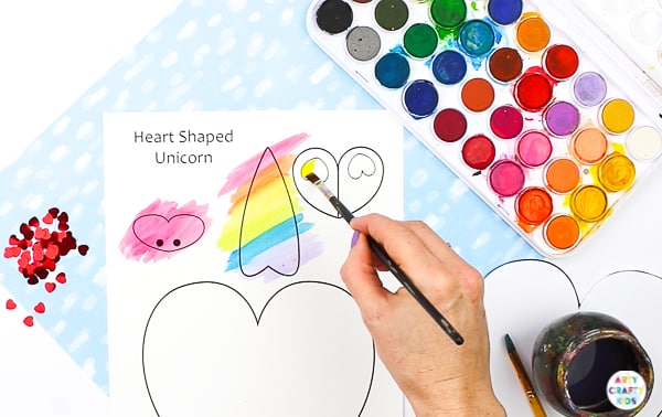 Arty Crafty Kids | Unicorn Heart Craft for kids - a darling craft for any day of the week, especially Valentine's. Simply download and print the template to get started! #artycraftykids #kidscrafts #unicorns #printable #template #teachers #valentinesday