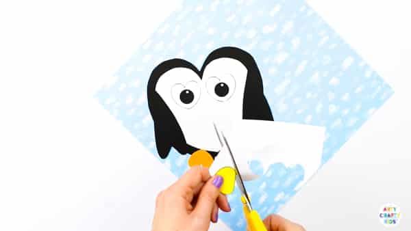 Arty Crafty Kids | Super cute and easy Printable Penguin Heart Craft for kids. A great craft that fits into both valentine's day and winter themed crafts. Simply download and print the template to get started! #kidscraft #templates #printables #easycrafts #papercrafts #teachers