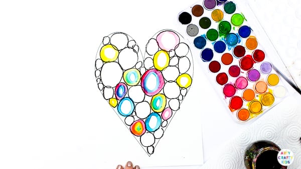 Arty Crafty Kids | Kandinsky Heart Art Project - a simple art idea for kids that explores colour-mixing and encourages children to play with colour combinations. #artycraftykids