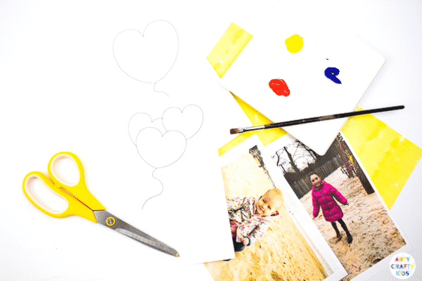 Arty Crafty Kids | Printable Valentines Heart Card - Inspired by Banksy's girl with the Balloon, this cute printable card can be personalised with your Arty Crafty Kids fingerprints and picture to make an adorable card for Valentine's Day, Mother's Day or even Father's Day #kidsart #valentines #printable #template #kids #kidscrafts