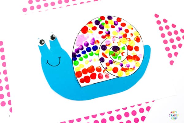 Arty Crafty Kids | Minibeast Fingerprint Snail Craft for kids to make. A simple bug craft for kids with a printable snail template @artycraftykids