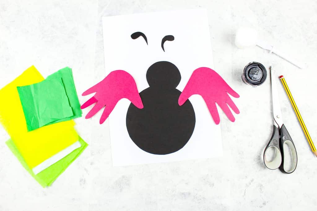 Arty Crafty Kids | Handprint Ladybug Craft - a simple bug art and craft idea for kids to enjoy as part of a minibeast topic. Simply download and print the ladybug printable template to get started!