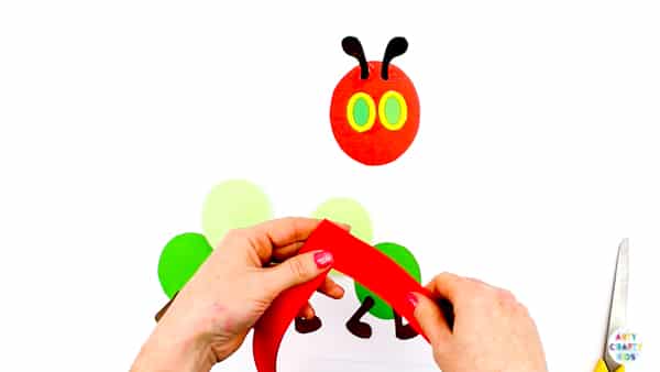 Arty Crafty Kids | The Very Hungry Caterpillar Printable Craft for kids to make. Perfect for covering bug and butterfly life-cycle topics. Download the Caterpillar Template to get started @artycraftykids