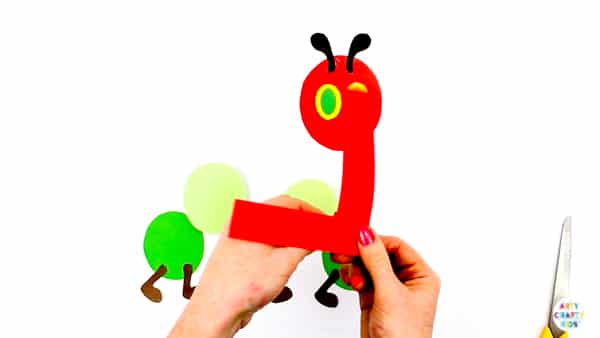 Arty Crafty Kids | The Very Hungry Caterpillar Printable Craft for kids to make. Perfect for covering bug and butterfly life-cycle topics. Download the Caterpillar Template to get started @artycraftykids