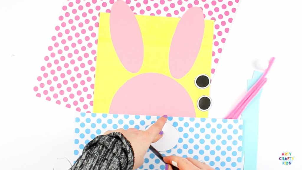 Arty Crafty Kids | Bobble Nose Paper Easter Bunny Craft for kids to make. A sweet and simple Bunny Spring or Easter Craft for Kids with a printable bunny template @artycraftykids