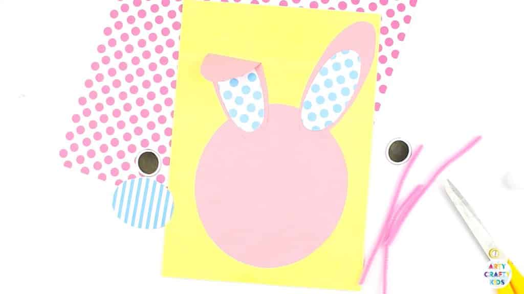 Arty Crafty Kids | Bobble Nose Paper Easter Bunny Craft for kids to make. A sweet and simple Bunny Spring or Easter Craft for Kids with a printable bunny template @artycraftykids