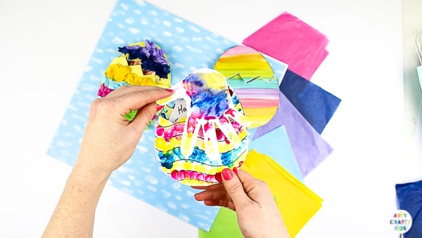 Arty Crafty Kids | How to make a Kid-Made Hand print Easter card. Complete with Easter Egg templates!