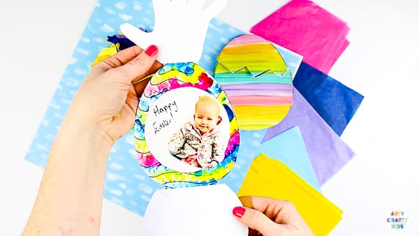 Arty Crafty Kids | How to make a Kid-Made Hand print Easter card. Complete with Easter Egg templates!