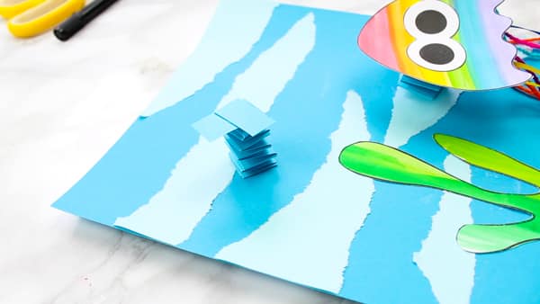 Kick start a summer craft session with this printable paper jellyfish craft for kids. The jellyfish wobble, bounce and swim, making this under sea craft super fun and engaging #artycraftykids #underthesea #kidscrafts