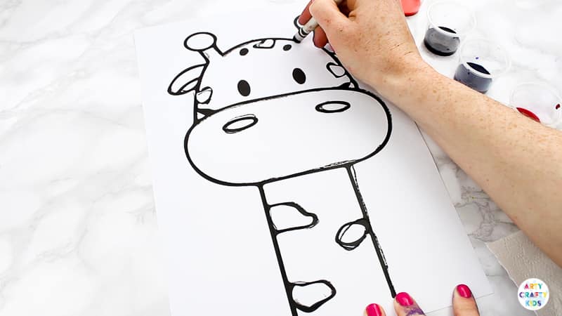 Arty Crafty Kids | Easy Abstract Giraffe Painting Idea for Kids - bring the colour and fun with this easy animal art idea for kids, complete with a giraffe printable template. #kidsart #kidscrafts