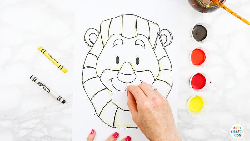 Arty Crafty Kids | Easy Lion Art Project for Kids - A fun and easy art idea for kids to enjoy | Printable lion template available for this easy art project and lion crafts.